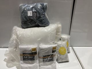 BOX OF ITEMS TO INCLUDE CITY COMFORT ADULTS OVERSIZED BLANKET CHARCOAL