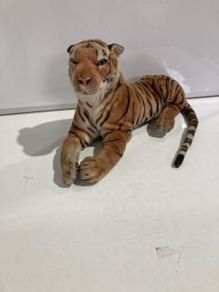 A BOX OF CHILDREN'S TOYS TO INCLUDE A TIGER TEDDY