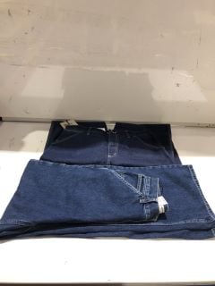 A BOX OF JEANS TO INCLUDE CARHARTT BLUE SIZE 25