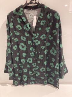 BOX OF PREMIUM DESIGNER APPAREL TO INCLUDE  VERY RELAXED GREEN/BLACK PRINT WOMEN'S BLOUSE SIZE 8 RRP £70