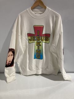 1 BOX OF ITEMS TO INCLUDE NAGRI WHITE JESUS IS KING SWEATSHIRTS XL RRP £124