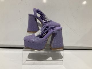 BOX TO INCLUDE DAISY STREET PURPLE HEELS SIZE 3, SUNSET WHITE PUMPS