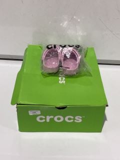 CROC BOOTS SIZE M7 W9, TODDLER CROCS SIZE C8