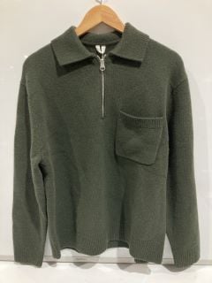 BOX TO INCLUDE MARKET TURTLENECK FLEECE JUMPER RRP £77