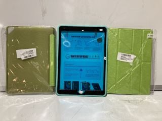 BOX OF ITEMS TO INCLUDE GREEN IPAD CASE 7TH GEN