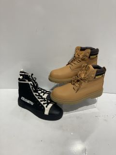 BOX OF ITEMS TO INCLUDE ROCKET DOG HEELED BOOT BLACK 8.5