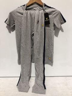 2 X ITEMS TO INCLUDE LYLE AND SCOTT GREY JUMPER 10-11YR RRP £35