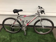 CARRERA VULCAN MOUNTAIN BIKE: LOCATION - FRONT FLOOR(COLLECTION OR OPTIONAL DELIVERY AVAILABLE)