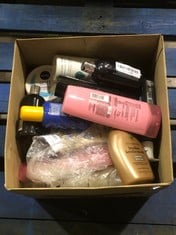 QUANTITY OF HEALTH AND BEAUTY ITEMS TO INCLUDE MOLTON BROWN BATH & SHOWER GEL 300ML - COLLECTION ONLY - LOCATION BACK RACK