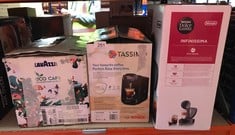 QUANTITY OF KITCHEN & APPLIANCES ITEMS TO INCLUDE TASSIMO BY BOSCH SUNY 'SPECIAL EDITION' TAS3102GB COFFEE MACHINE,1300 WATT, 0.8 LITRE - BLACK:: LOCATION - C RACK