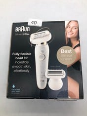 BRAUN SILK-ÉPIL 9 FLEX 9-002 - EPILATOR WITH FLEXIBLE HEAD FOR EASIER HAIR REMOVAL, WHITE/GOLD.: LOCATION - A RACK