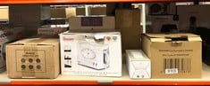 QUANTITY OF KITCHEN & APPLIANCES ITEMS TO INCLUDE SWAN VINTAGE TEASMADE - RAPID BOIL WITH CLOCK AND ALARM, FEATURING A CLOCK LIGHT WITH DIMMER, 600 ML, 780-850 W, CERAMIC TEAPOT INCLUDED, WHITE, STM2