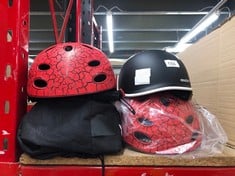 QUANTITY OF SPORTS AND EXERCISE ITEMS TO INCLUDE RHOKIC SPORTS HELMET SIZE 50/55CM BLACK :: LOCATION - C RACK