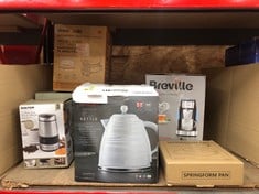 QUANTITY OF KITCHEN & APPLIANCES ITEMS TO INCLUDE SWAN SK31050WN, SYMPHONY 1.7 LITRE JUG KETTLE WITH RAPID BOIL, 3000 WATTS, WHITE: LOCATION - D RACK