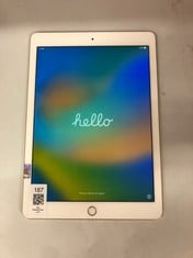 APPLE IPAD PRO (9.7") 32GB TABLET WITH WIFI: MODEL NO MLPY2J/A [JPTE73869]: LOCATION - J RACK