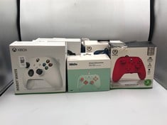 QUANTITY OF ITEMS TO INCLUDE XBOX SERES X/S CONTROLLER ROBOT WHITE: LOCATION - E2 RACK