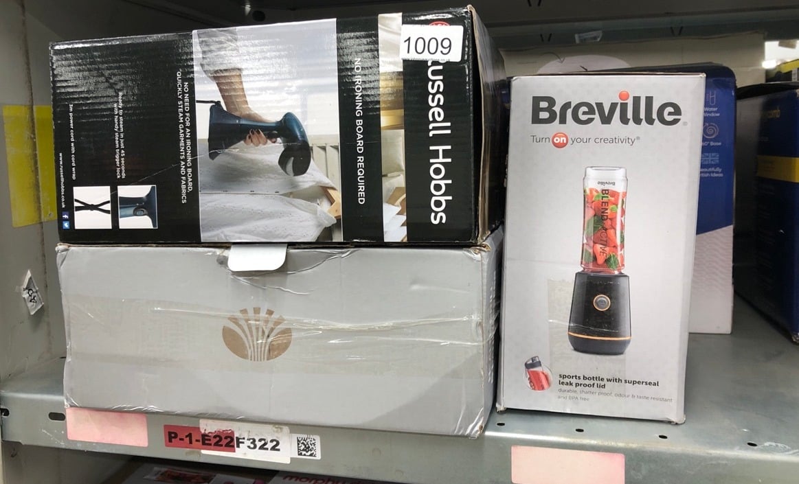 QUANTITY OF KITCHEN & APPLIANCES ITEMS TO INCLUDE BREVILLE BLEND ACTIVE PERSONAL BLENDER & SMOOTHIE MAKER | 350W | 1 PORTABLE BLEND ACTIVE BOTTLE (600ML) | LEAK PROOF LID | BLACK & GOLD [VBL251]: LOC