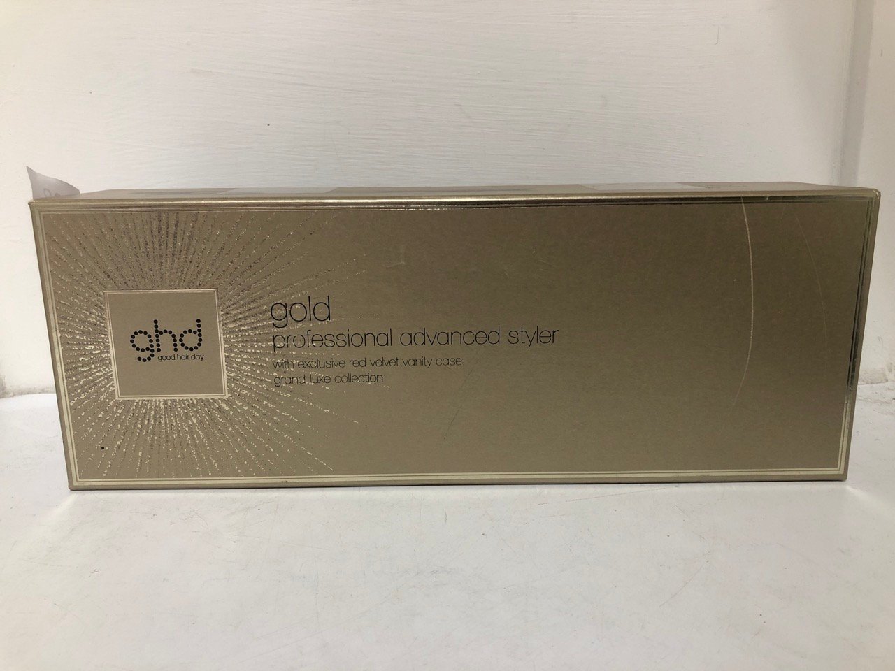 GHD GOLD STYLER LIMITED EDITION - HAIR STRAIGHTENERS IN CHAMPAGNE GOLD.: LOCATION - B RACK