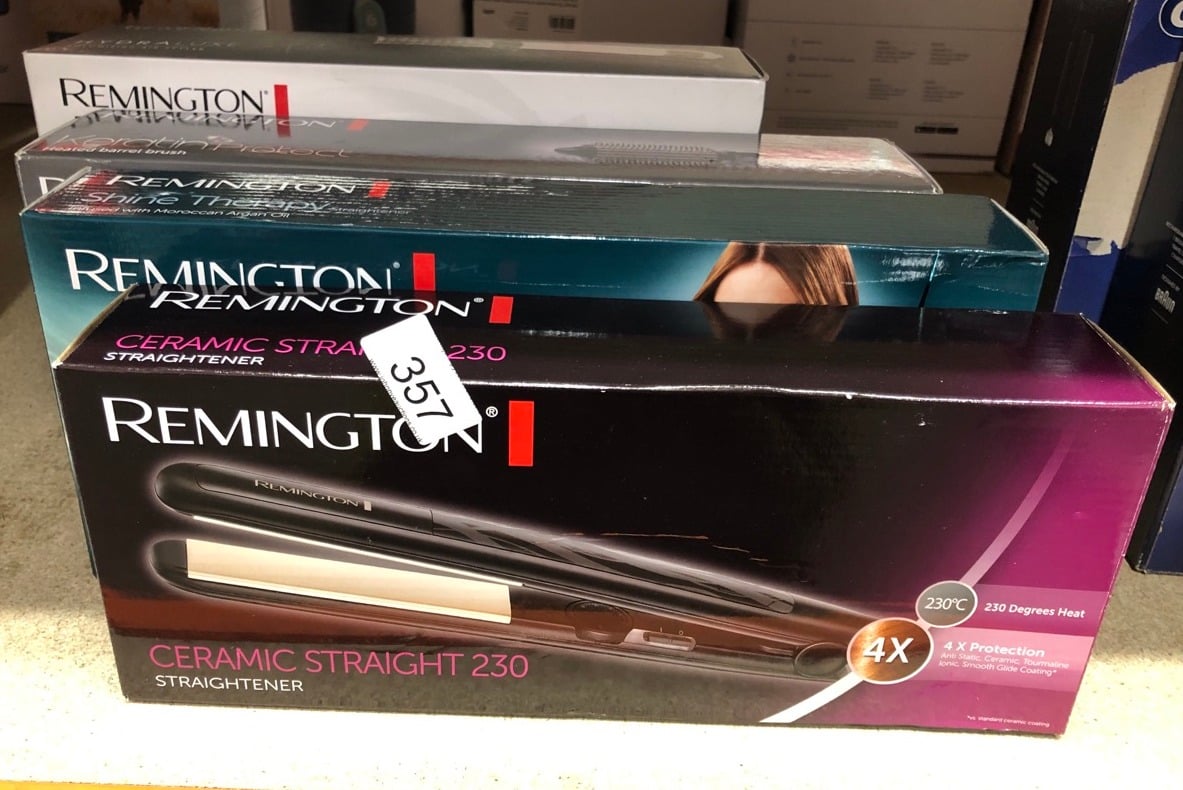 QUANTITY OF HEALTH & BEAUTY ITEMS TO INCLUDE REMINGTON CERAMIC HAIR STRAIGHTENER - SLIM LONGER LENGTH 110MM FLOATING PLATES WITH ANTI-STATIC/TOURMALINE IONIC COATING FOR SMOOTH GLIDE, FAST 15 SECOND