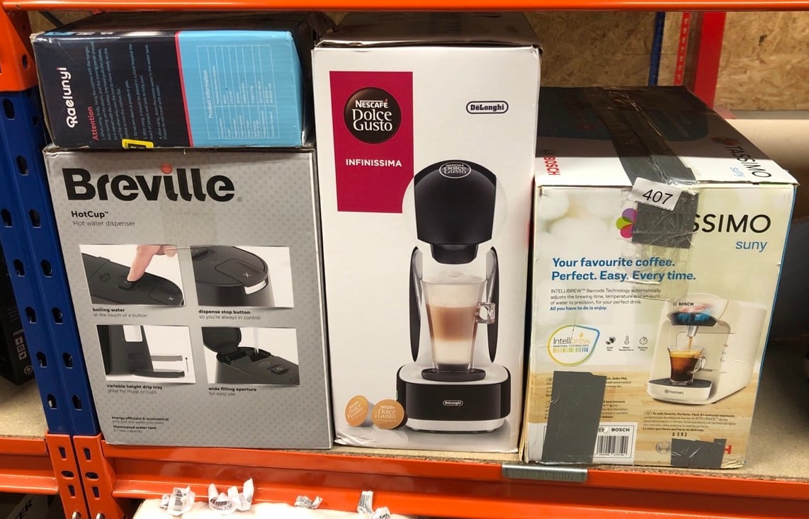 QUANTITY OF KITCHEN & APPLIANCES ITEMS TO INCLUDE TASSIMO SUNY 'SPECIAL EDITION' 0.8 LITERS COFFEE MACHINE | 1300 WATT | CREAM: LOCATION - C RACK