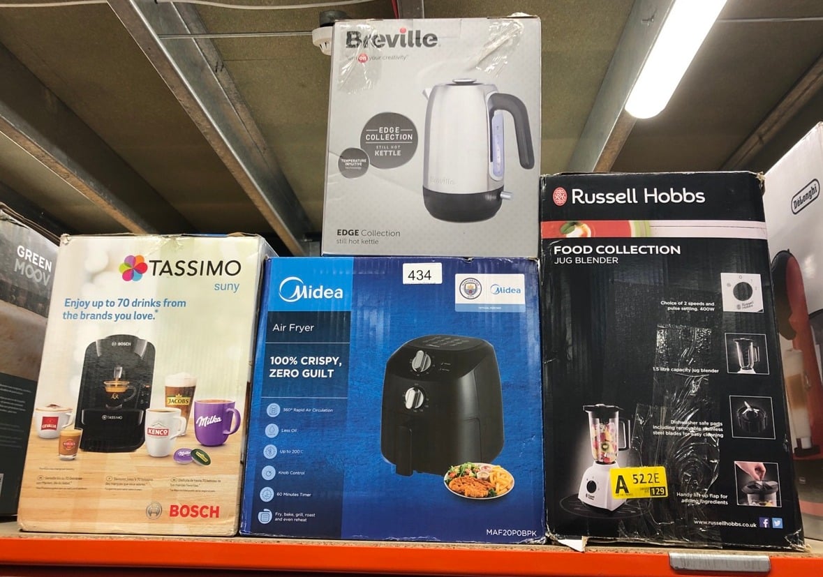 QUANTITY OF KITCHEN & APPLIANCES ITEMS TO INCLUDE BREVILLE EDGE ELECTRIC KETTLE | 1.7 LITRE | GLOWS WHEN HOT TO AVOID RE-BOILING | 3KW FAST BOIL | BRUSHED STAINLESS STEEL [VKT192]: LOCATION - C RACK