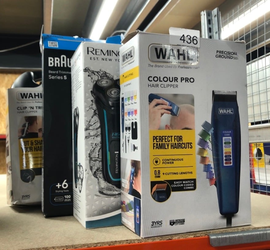 QUANTITY OF HEALTH & BEAUTY ITEMS TO INCLUDE WAHL COLOUR PRO CORDED CLIPPER, HEAD SHAVER, MEN'S HAIR CLIPPERS, COLOUR CODED GUIDES, FAMILY AT HOME HAIRCUTTING: LOCATION - C RACK