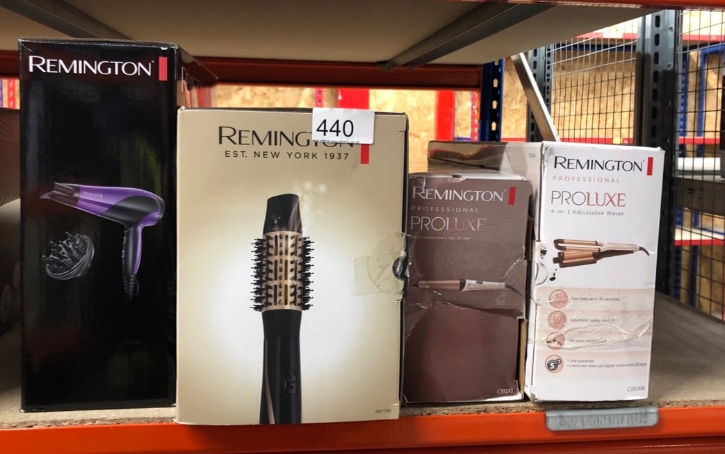 QUANTITY OF HEALTH & BEAUTY ITEMS TO INCLUDE REMINGTON BLOW DRY & STYLE AIR STYLER - FOR ALL HAIR LENGTHS (6 ATTACHMENTS, 25MM, 38MM, 50MM BRUSH, FIRM PADDLE BRUSH, CONCENTRATOR, ROOT BOOST, 2 HEAT &