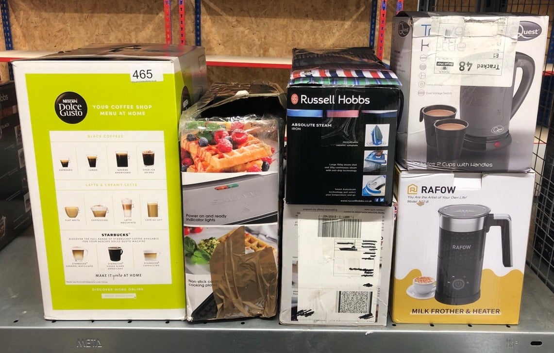 QUANTITY OF KITCHEN & APPLIANCES ITEMS TO INCLUDE DE'LONGHI EDG 155.BG NESCAFÉ DOLCE GUSTO MINI-ME AUTOMATIC COFFEE MACHINE 0.8 LITERS, BLACK & ARCTIC GREY: LOCATION - C RACK