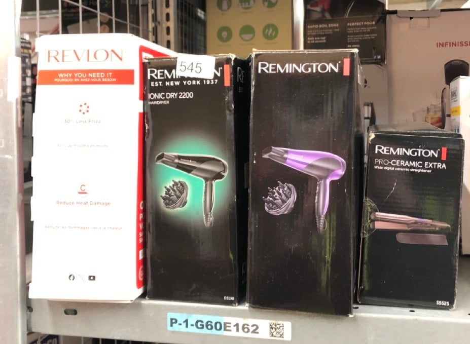 QUANTITY OF HEALTH & BEAUTY ITEMS TO INCLUDE REVLON ONE-STEP HAIR DRYER AND VOLUMISER - NEW MINT EDITION (ONE-STEP, 2-IN-1 STYLING TOOL, IONIC AND CERAMIC TECHNOLOGY, UNIQUE OVAL DESIGN, FOR MID TO L