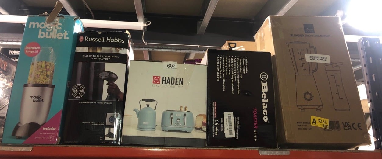 QUANTITY OF KITCHEN & APPLIANCES ITEMS TO INCLUDE HADEN 3000W HIGHCLERE ELECTRIC KETTLE, 1.5 LITRE CAPACITY, BLUE: LOCATION - D RACK