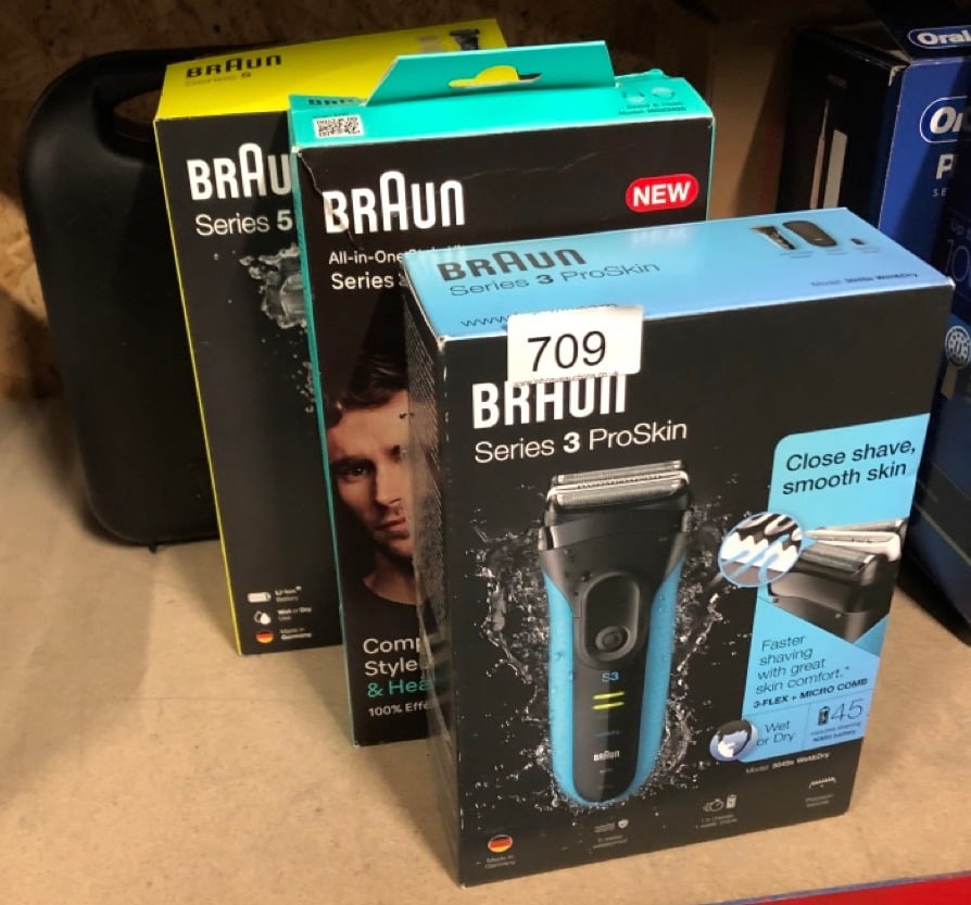 QUANTITY OF HEALTH & BEAUTY ITEMS TO INCLUDE BRAUN SERIES 3 PROSKIN 3045S ELECTRIC SHAVER, BLACK/BLUE: LOCATION - E RACK