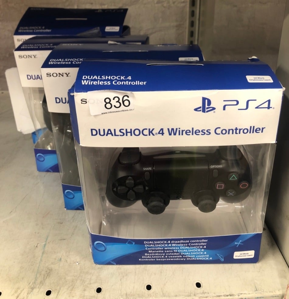 4 X SONY PLAYSTATION DUALSHOCK 4 WIRELESS CONTROLLER - BLACK.: LOCATION - BACK RACK