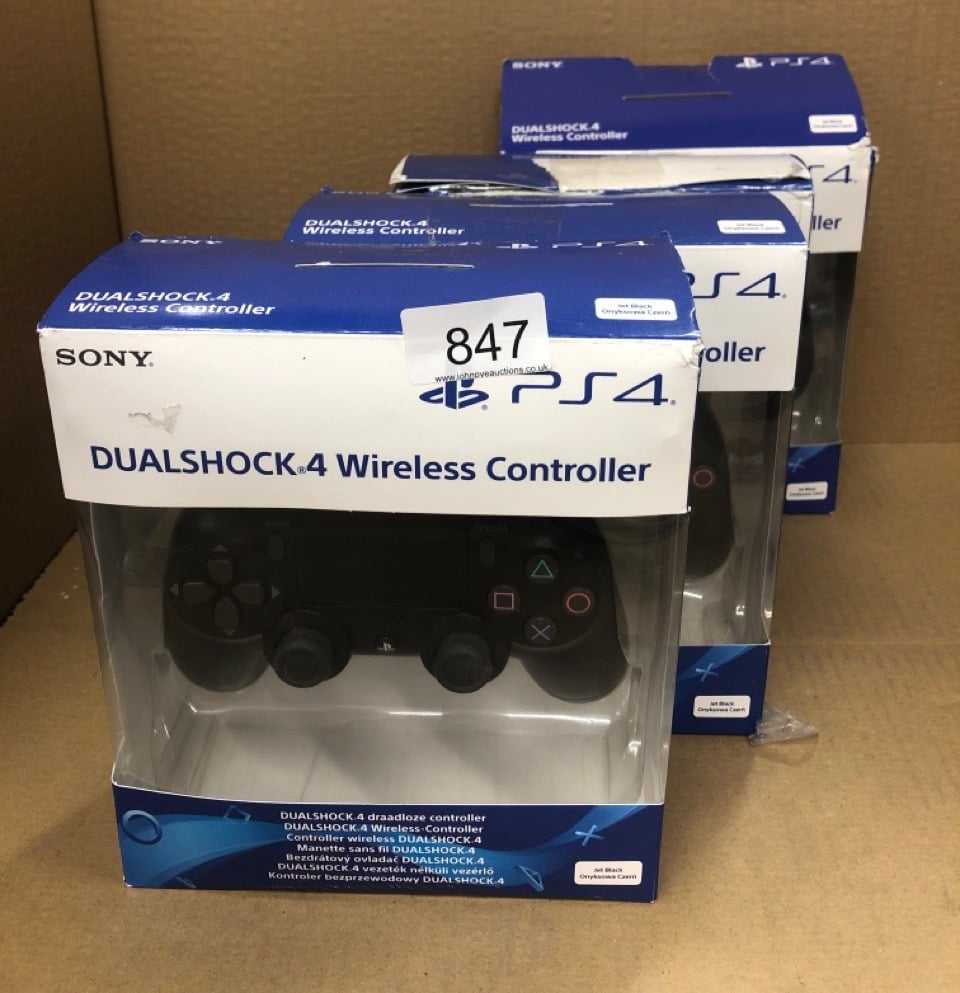 4 X SONY PLAYSTATION DUALSHOCK 4 WIRELESS CONTROLLER - BLACK.: LOCATION - BACK RACK