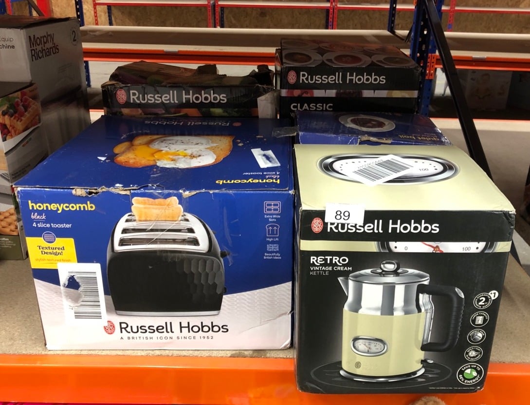 QUANTITY OF KITCHEN & APPLIANCES ITEMS TO INCLUDE RUSSELL HOBBS HONEYCOMB 4 SLICE TOASTER (INDEPENDENT & EXTRA WIDE SLOTS WITH HIGH LIFT, 6 BROWNING LEVELS, FROZEN/CANCEL/REHEAT FUNCTION, REMOVABLE C