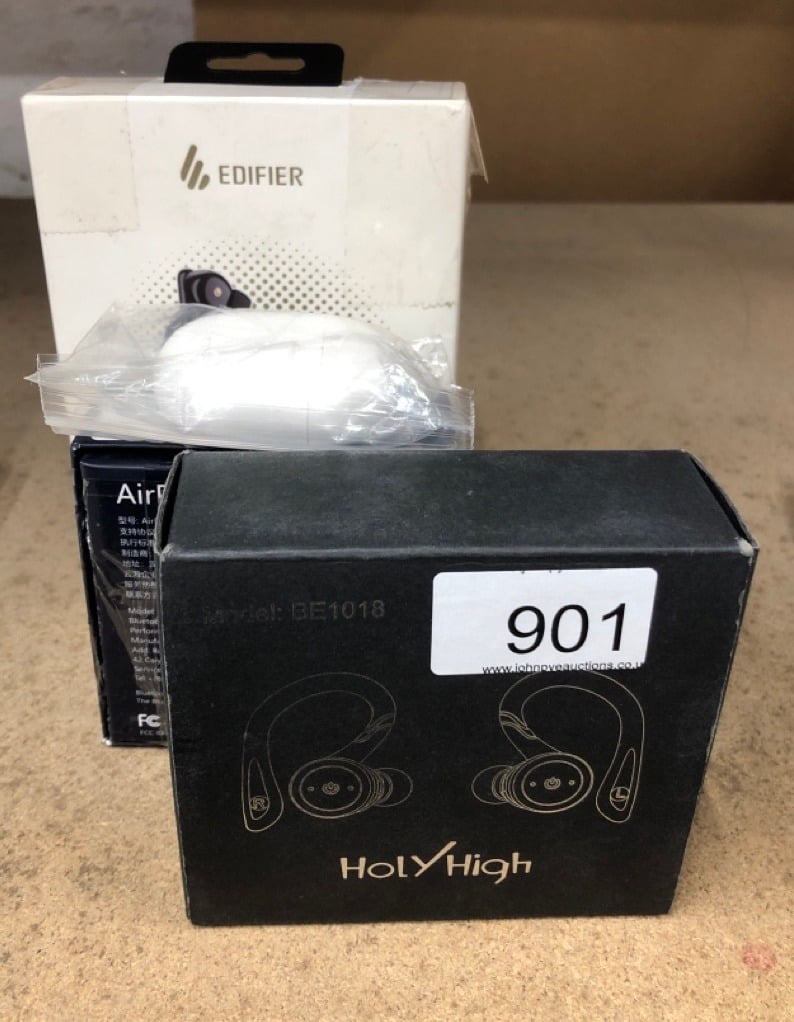 QUANTITY OF TECH & GAMING ITEMS TO INCLUDE HOLYHIGH WIRELESS EARBUDS: LOCATION - F RACK