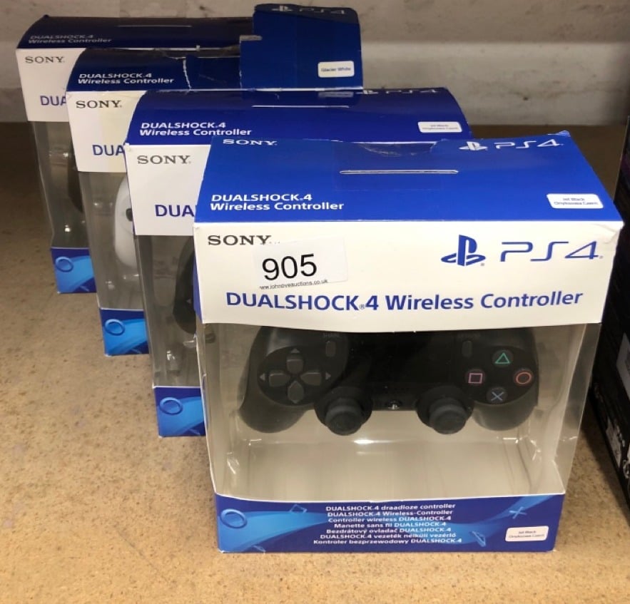 QUANTITY OF TECH & GAMING ITEMS TO INCLUDE SONY PLAYSTATION DUALSHOCK 4 WIRELESS CONTROLLER - BLACK: LOCATION - F RACK