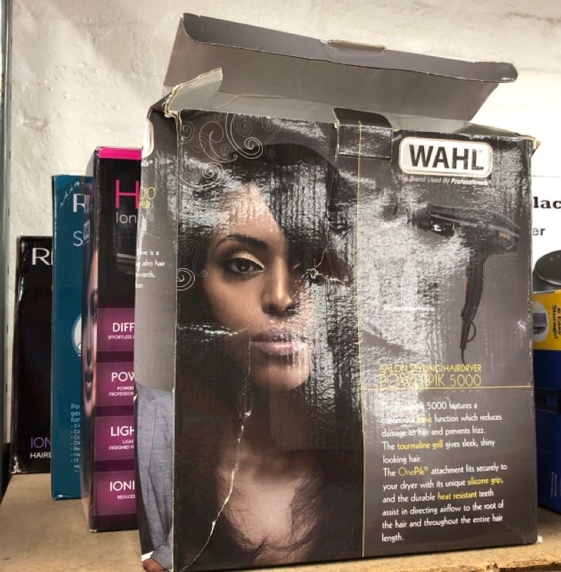 QUANTITY OF HEALTH & BEAUTY ITEMS TO INCLUDE WAHL IONIC SMOOTH HAIR DRYER,COOL SHOT BUTTON, 3 HEAT AND 2 SPEED TINGS, QUICK DRY AIRFLOW, FAST DRYING, REDUCE STATIC, BLACK: LOCATION - F RACK