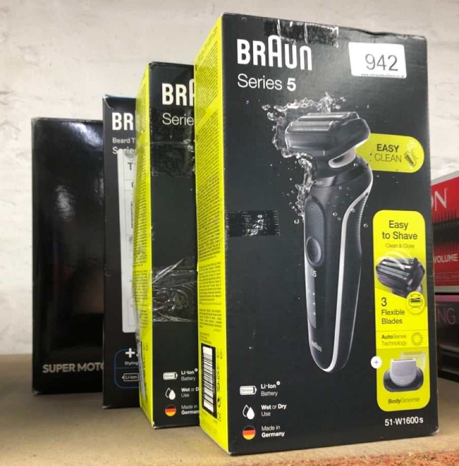 QUANTITY OF HEALTH & BEAUTY ITEMS TO INCLUDE BRAUN SERIES 5 51-W1600S ELECTRIC SHAVER FOR MEN WITH EASYCLICK BODY GROOMER ATTACHMENT, EASYCLEAN, WET & DRY, RECHARGEABLE, CORDLESS FOIL RAZOR, WHITE, R