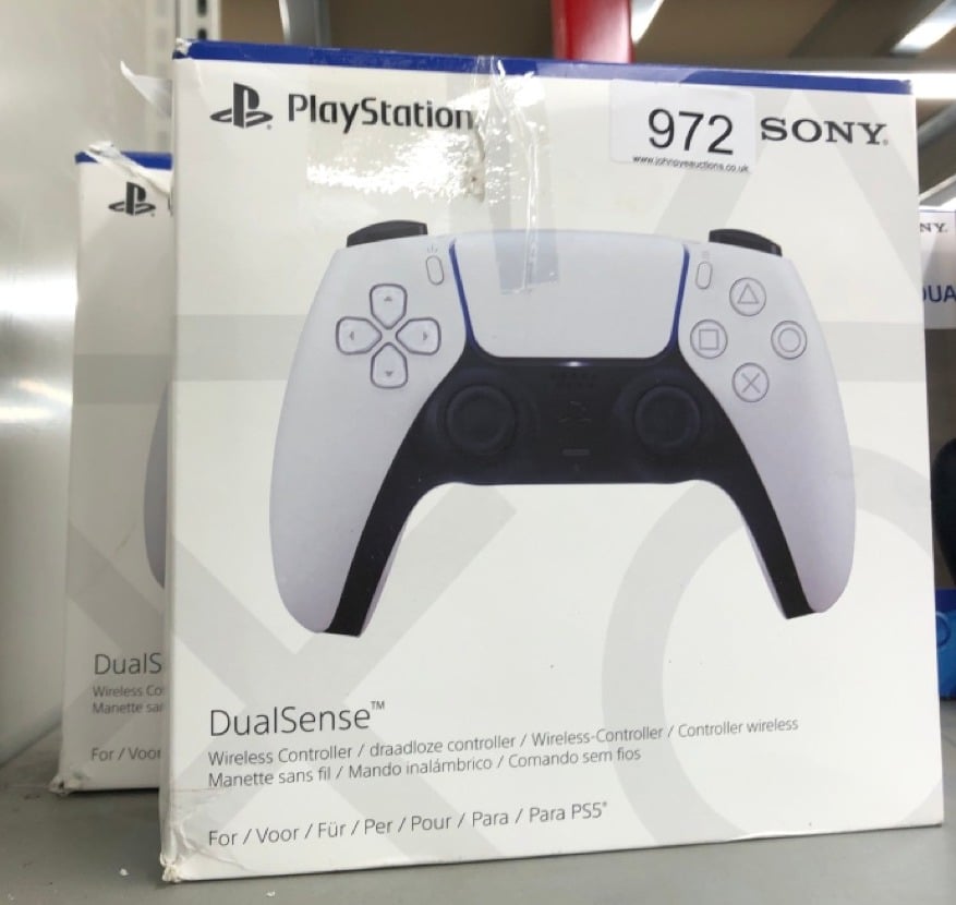 2 X PLAYSTATION 5 DUALSENSE WIRELESS CONTROLLER.: LOCATION - FRONT RACK