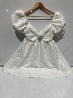 1 X BOX OF PREMIUM DESIGNER APPAREL TO INCLUDE FOREVER UNIQUE WHITE  DRESS UK 10