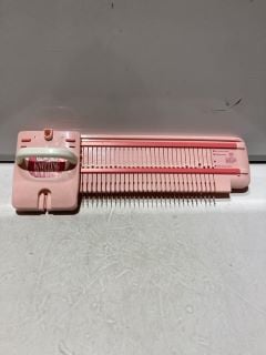 3 X CRAFT ITEMS TO INLCUDE KNITTING MACHINE AND MATERIAL