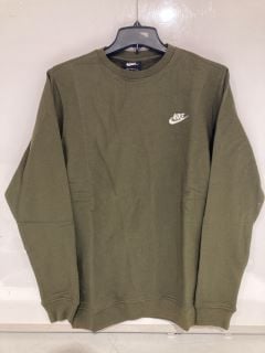 2 X DESIGNER APPAREL TO INLCUDE DARK GREEN NIKE T-SHIRTS SIZE S TOTAL RRP £50