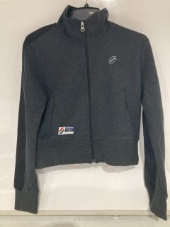 2 X DESIGNER APPAREL TO INLCUDE SUPERDRY FLEECE GREY SIZE XS AND S TOTAL RRP £100