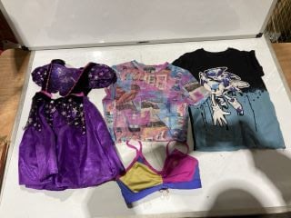 1 X BOX OF CHILDREN CLOTHES TO INCLUDE SUMMER DRESS