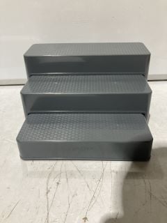 1 X BOX OF PLASTIC PANTRY ORGANISERS