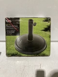 4 X GARDEN ITEMS TO INCLUDE TO INCLUDE PORTABLE BBQ