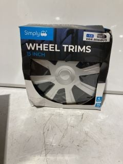 1 X BOX OF CAR ITEMS TO INCLUDE SIMPLY WHEEL TRIMS