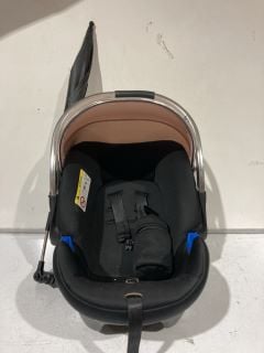 1 X BABY CAR SEAT AND UMBRELLA