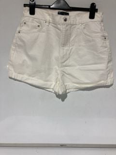 BOX OF DESIGNER CLOTHES TO INCLUDE ASOS DESIGN JEAN SHORTS SIZE UK 14