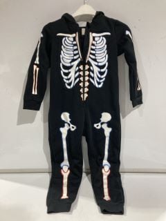 BOX OF CLOTHING ITEMS TO INCLUDE SKELETON ONESIE UK 7